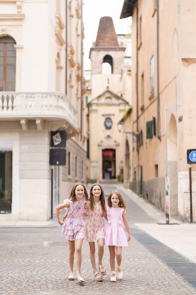 Family photographer in Verona